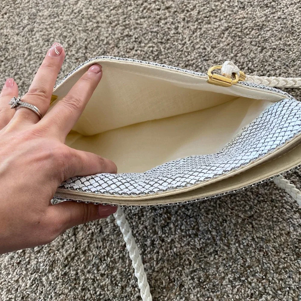 Vintage White Mesh Purse - Picture 7 of 8
